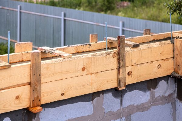 Cost of Poured Wall Construction in Bellevue